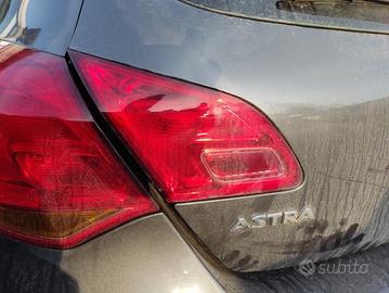 Fanale post sx int OPEL ASTRA J del 2010