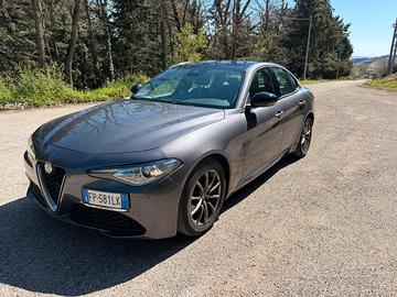 Alfa Romeo Giulia 2.2 180cv