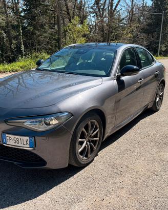 Alfa Romeo Giulia 2.2 180cv