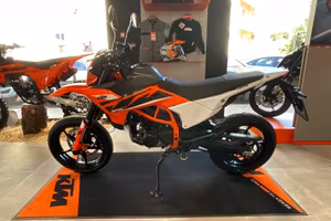 KTM 125 SMC R MOTO AZIENDALE 03/2026