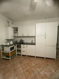 Cucina IKEA Seminuova (1,5 anni) – 3,20m x 1,20m –