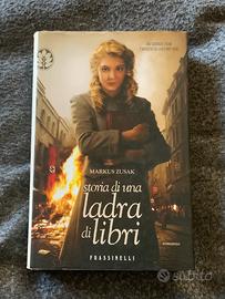 Libro STORIA DI UNA LADRA DI LIBRI (hardcover)