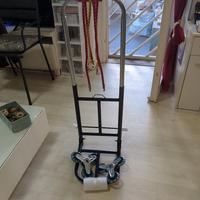 carrello per carichi a sali scale