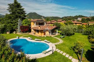 VILLA SINGOLA A GAVARDO