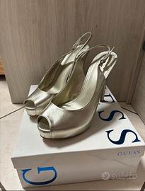 décolleté con plateau Guess platino 41