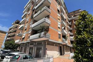 Attico / Mansarda di 240 m² con più di 5 locali a 