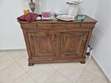 Credenza antica in noce