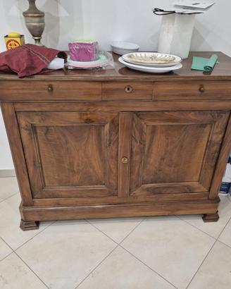 Credenza antica in noce