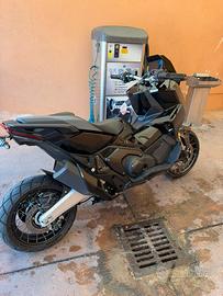 x-adv 750 2025