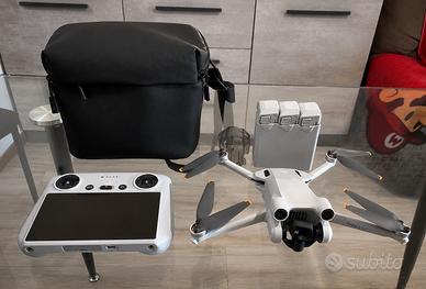 DJI Mini 3 Pro Fly More Combo DJI RC Garanzia 12 M