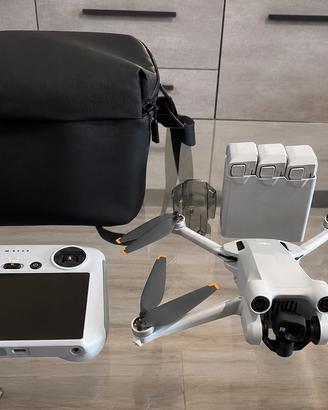 DJI Mini 3 Pro Fly More Combo DJI RC Garanzia 12 M