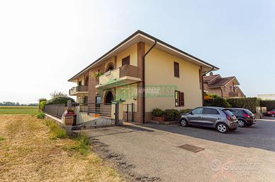 3 LOCALI CON GIARDINO E BOX DOPPIO