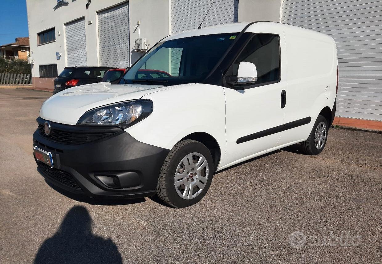 FIAT DOBLÒ MAXi 3ª SERIE 1.6 Mjet 105 cv Lounge CARGO LAMIERATO 3 posti -  Grecoauto