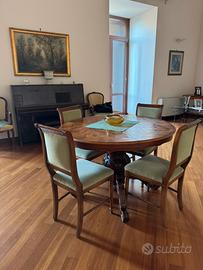 Tavolo vintage e 4 sedie in legno