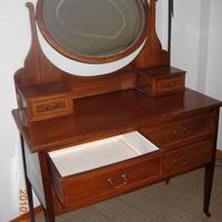 mobili di antiquariato e in legno massello