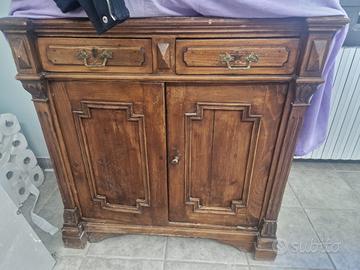 Mobile ingresso antico