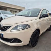 Lancia Ypsilon Silver 1.0 70CV Hybrid