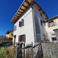 CASA BICAMERE DA PERSONALIZZARE CON GIARDINO