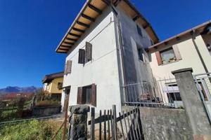 CASA BICAMERE DA PERSONALIZZARE CON GIARDINO