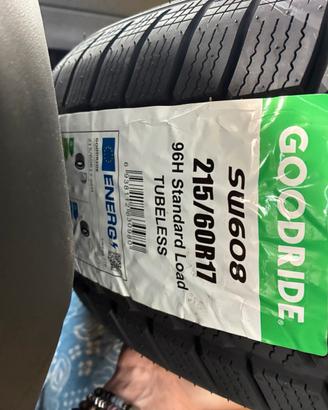 Gomme invernali Nuove 215/60R17