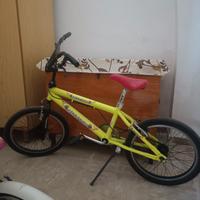 Sì cedono due bici