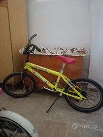 Sì cedono due bici