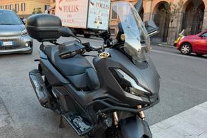 Honda Adv 350 accessoriato