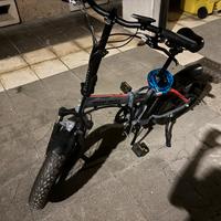 Bicicletta elettrica minmax argento