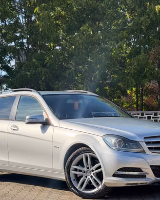 Mercedes-benz C 220 CDI BlueEFFICIENCY Avantgarde