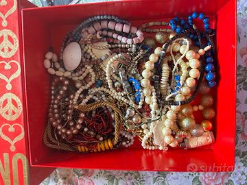 Varie collane estive vintage