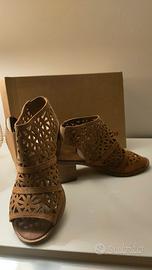 scarpe BATA 