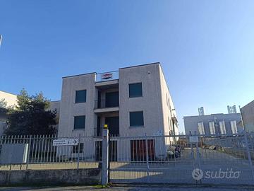 Immobile di 835 m² a Carmagnola