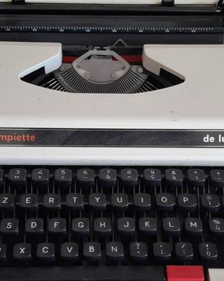 macchina da scrivere portatile Olympia de luxe