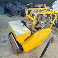 SEMINATRICE SEMOVENTE PER PRATI ERBOSI