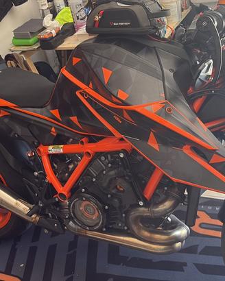 Ktm 1290 superduke r