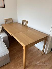Tavolo in legno  EKEDALEN allungabile 