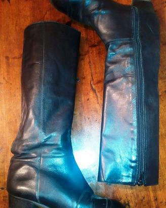 Stivali femminili neri in Vera Pelle