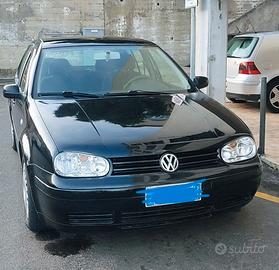 VOLKSWAGEN Golf 4ª serie - 2000