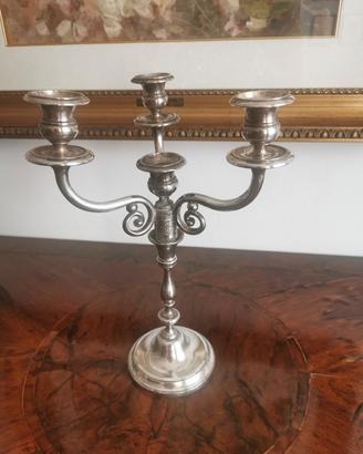 candelabro in ottone argentato. 
