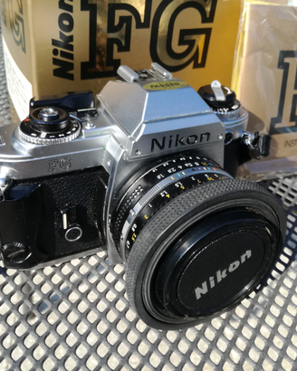 Nikon FG +accessori