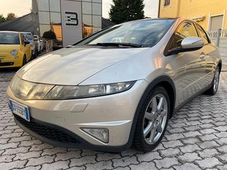 Honda Civic 5p 1.8 i-vtec Exclusive AUTOMATICA NEO