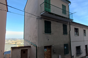 Casetta di circa 75mq su tre livelli