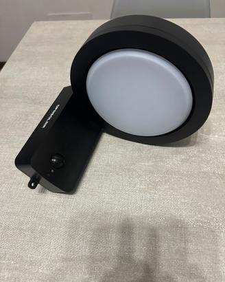 Lampada solare LED da esterno con sensore IP65