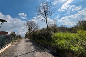 Terreno in zona B fronte strada contesto abitato
