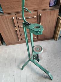 Tappa bottiglie a tre piedi per tappi sughero