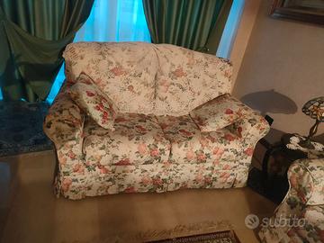 Divano in tessuto due posti