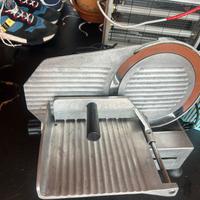 Affettatrice per salumi