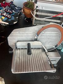 Affettatrice per salumi