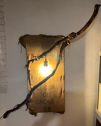Lampada artigianale in legno di vite e juta