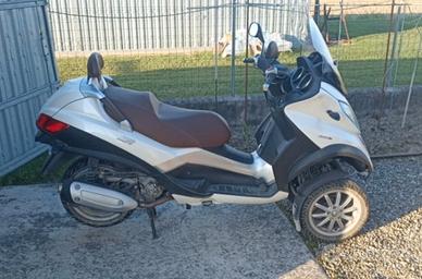 Piaggio MP3 300